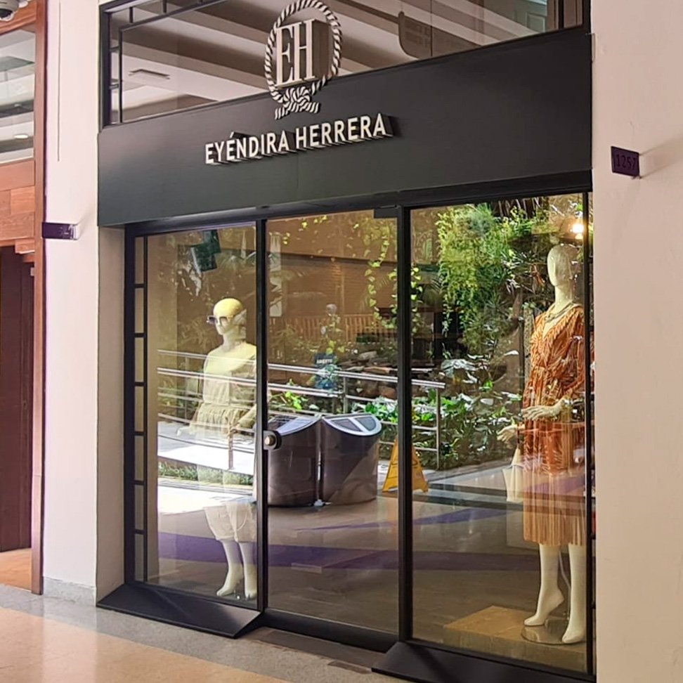 vitrinas-comerciales-en-vidrio-templado---vidrios-templex
